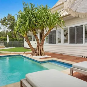 Holiday home Fuller Holidays - Hacienda, Luxury 5 Bedroom With Pool Byron Bay